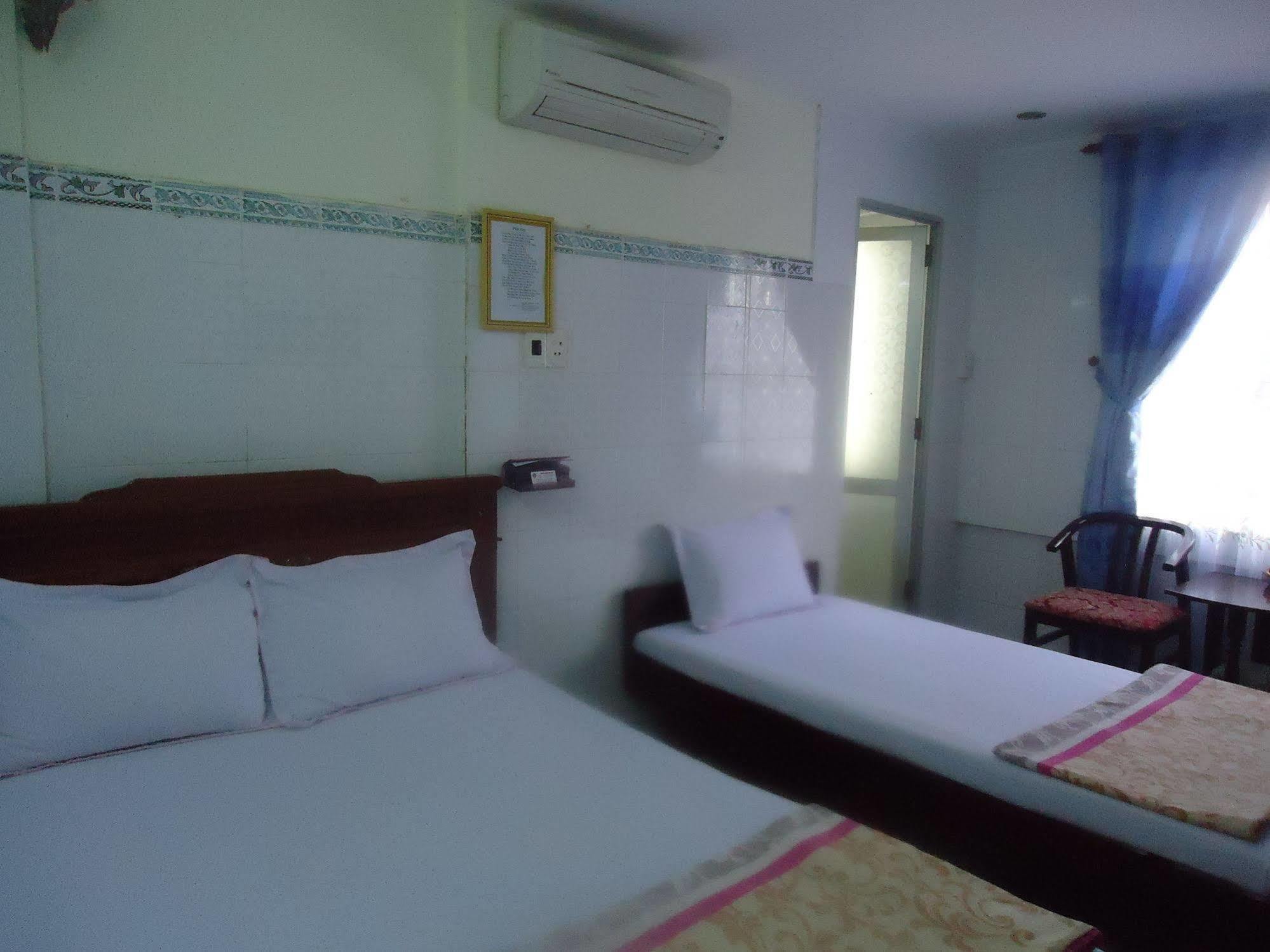 Anh Linh 1 Hotel 동허이 외부 사진
